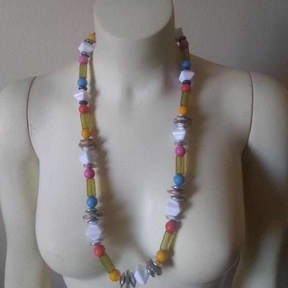 Beautiful 29 in Beads Necklace - Picture 1 of 5